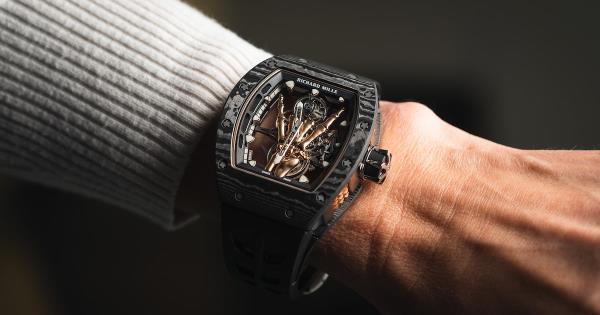 Richard Mille RM 66飞行陀飞轮是一个英俊的魔鬼(视频)