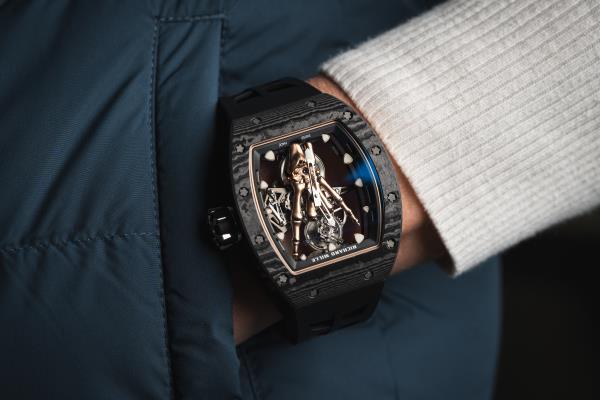 Richard Mille RM 66飞行陀飞轮是一个英俊的魔鬼(视频)