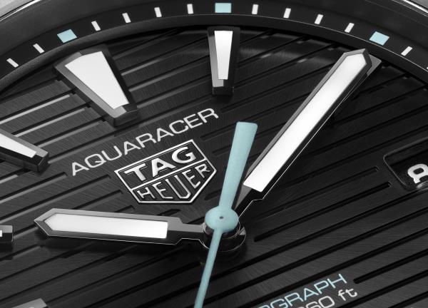 介绍泰格豪雅的aququaracer Solargraph回归，比以往更轻