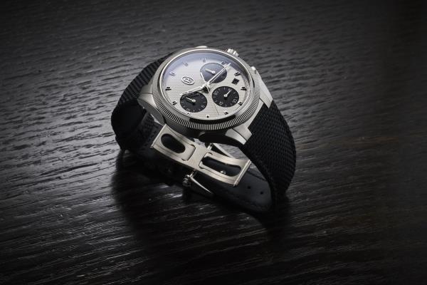 帕尔马尼亚(Parmigiani)与Tonda PF一起实现了“运动计时码表”