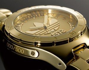 adidas-foriginals-40-themerary-trefoil-logo-watch-05